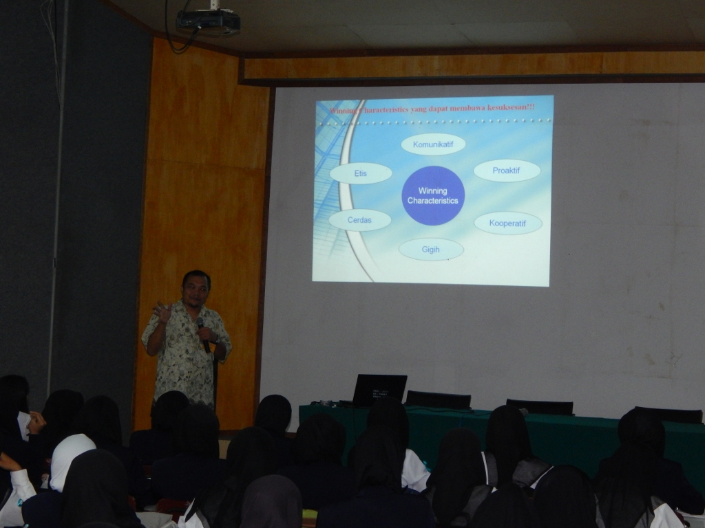 Pengenalan Kehidupan Kampus FMIPA