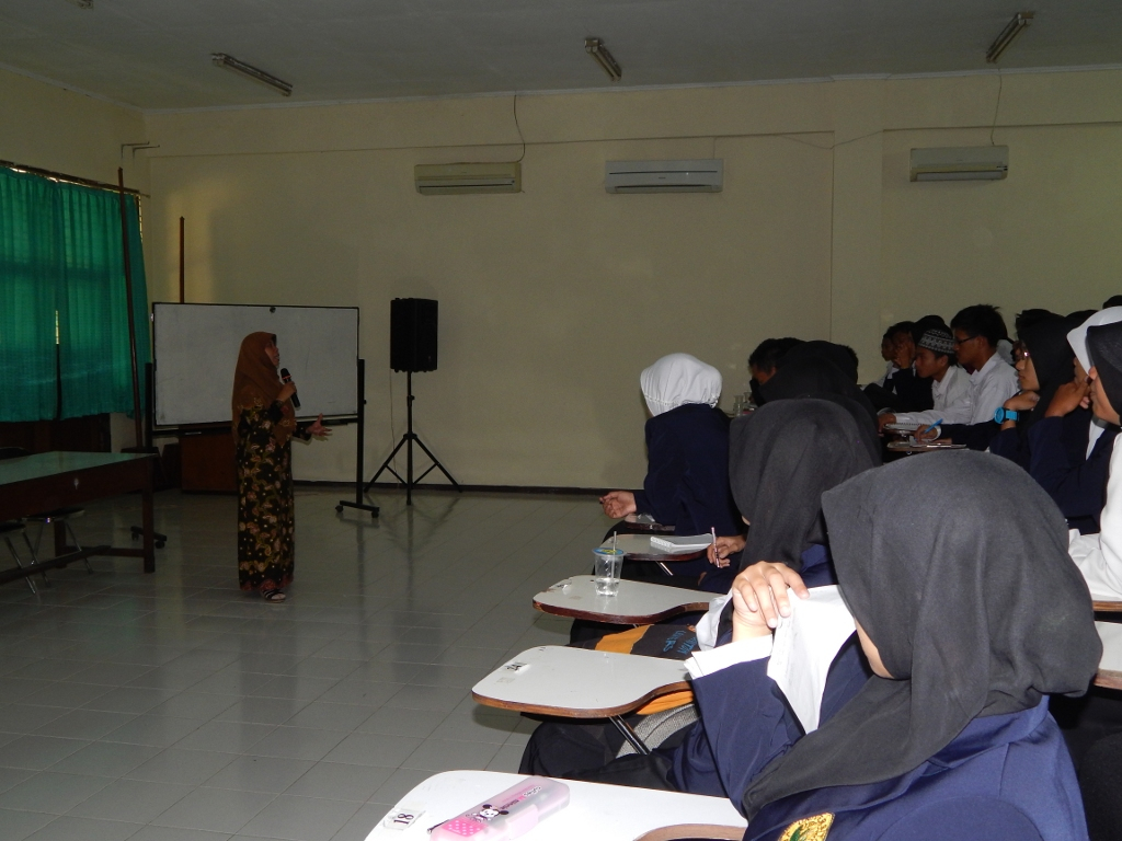 Pengenalan Kehidupan Kampus FMIPA